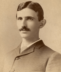 Nikola_Tesla_by_Sarony_c1885-crop